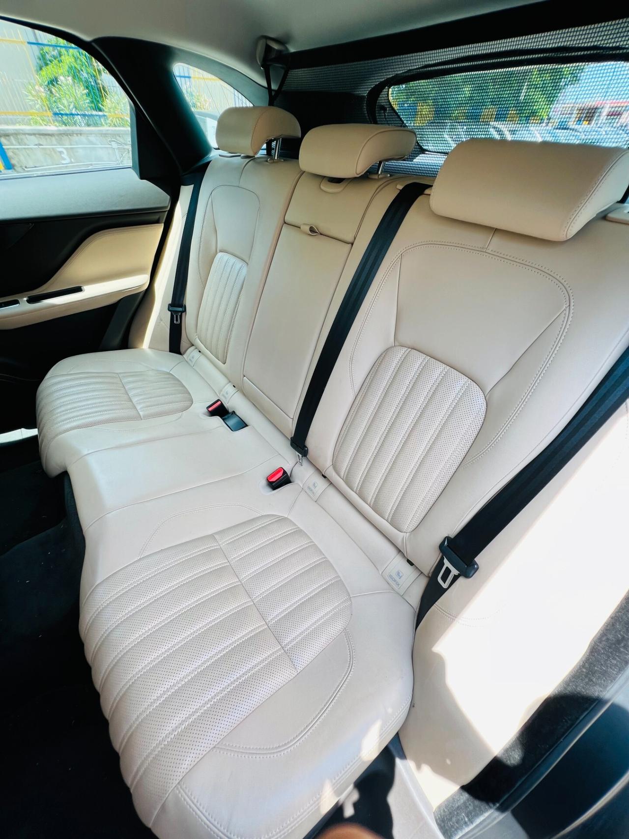 Jaguar F-Pace 2.0 D 180 CV AWD aut. Prestige