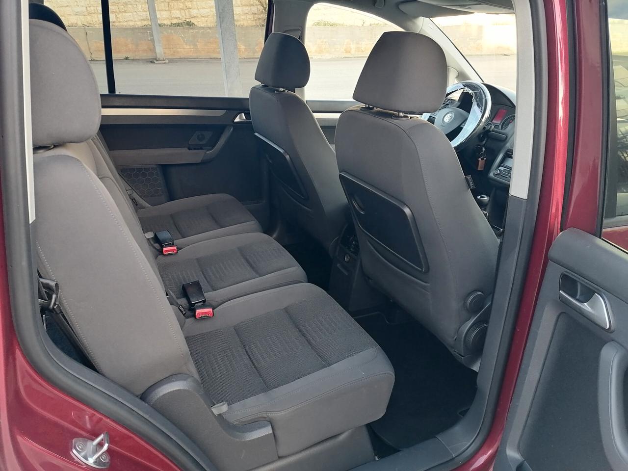 Volkswagen Touran 2.0 TDI HIGHLINE 7 POSTI 2009