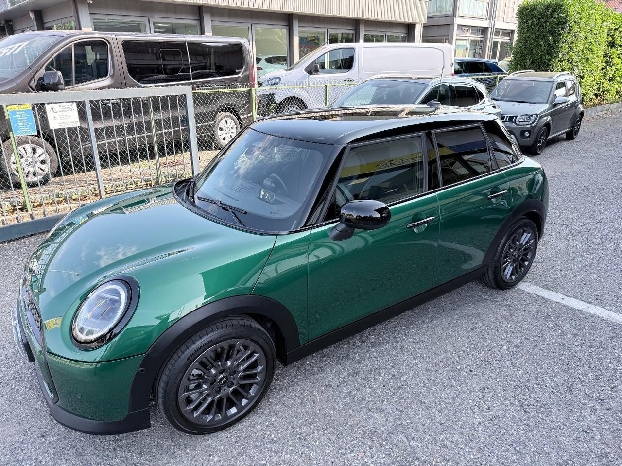 Mini Cooper 5 Porte C Favoured 1.5 Auto Favoured