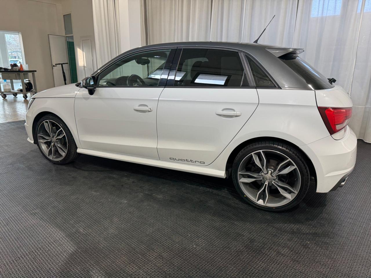 Audi A1 S1 SPB 2.0 TFSI quattro