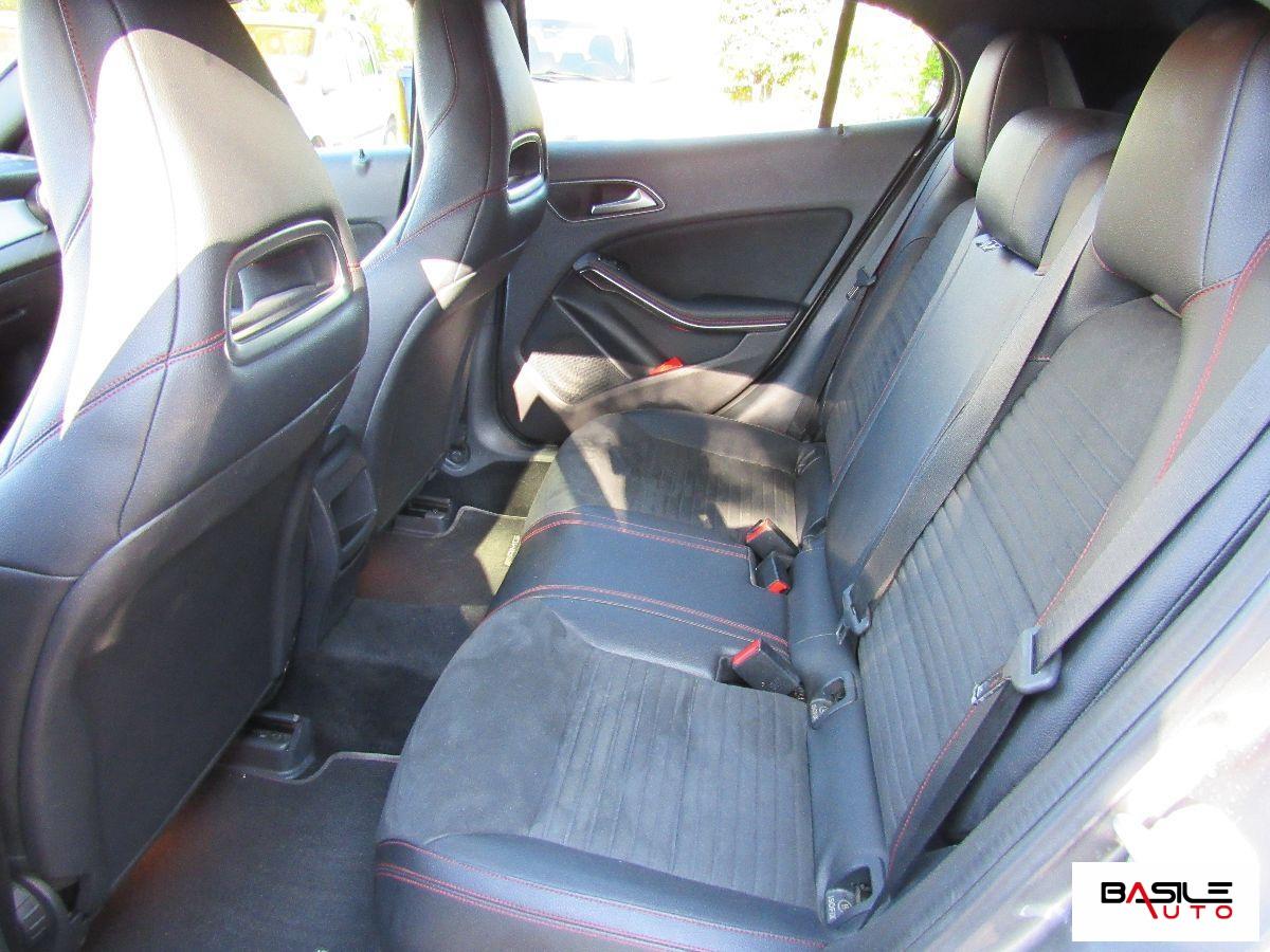 MERCEDES GLA 200 AMG 4Matic premium