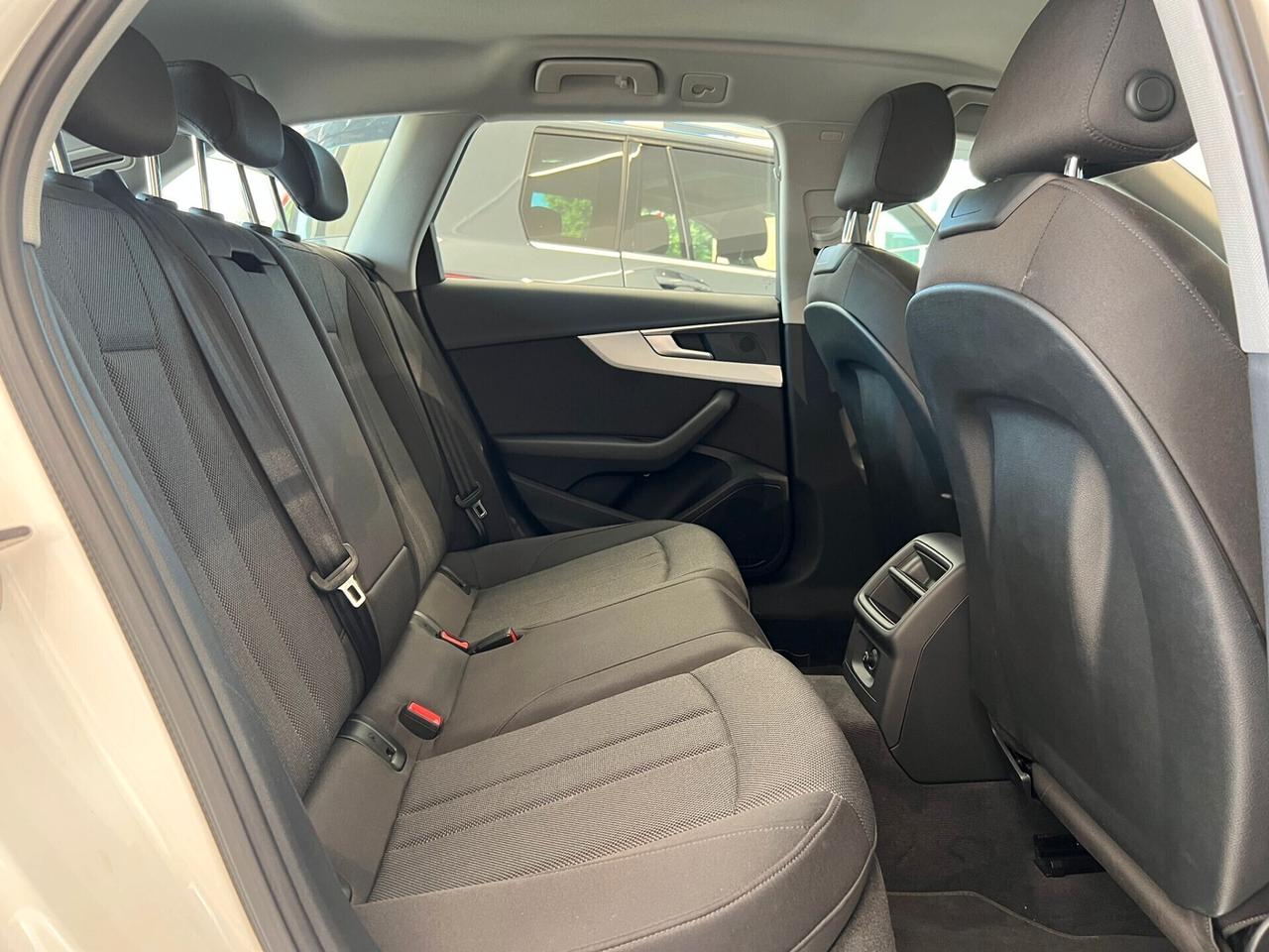Audi A4 Avant 30 TDI/136 CV S tronic