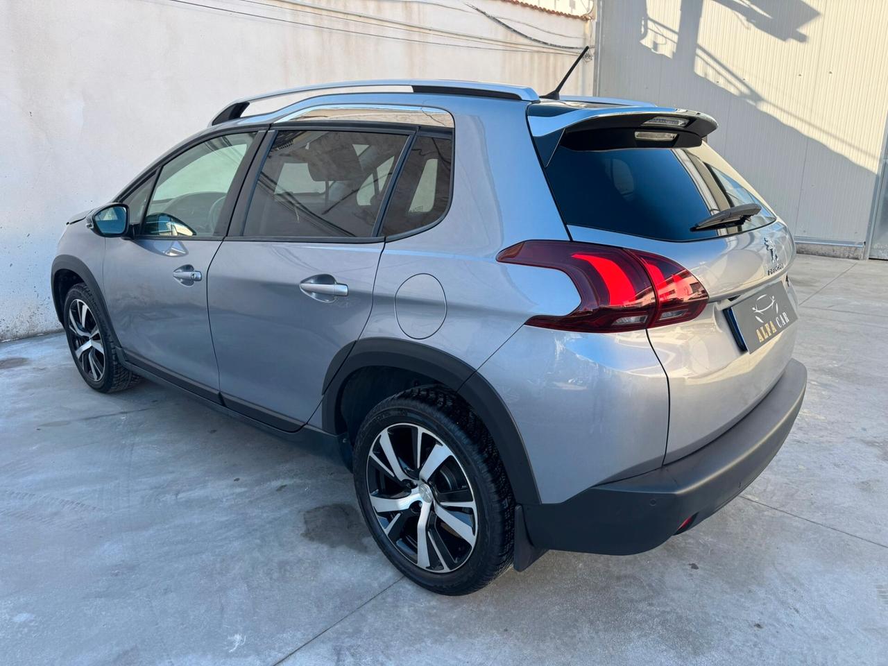 PEUGEOT 2008 1.5 BlueHDi 100CV 2019!!!