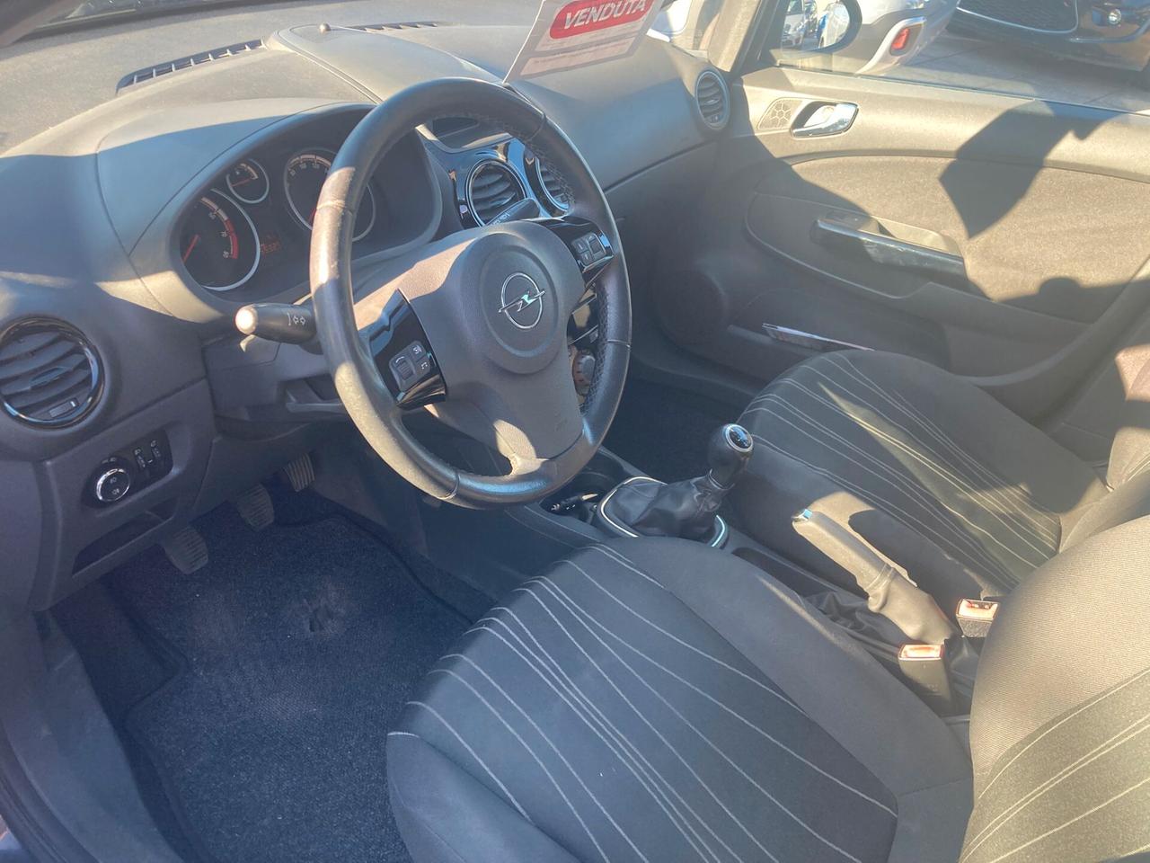 Opel Corsa 1.2 5 porte Cosmo