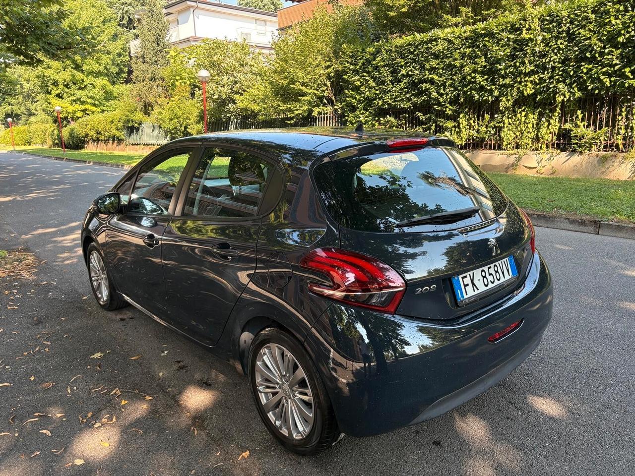 Peugeot 208 PureTech 82 5 porte Allure