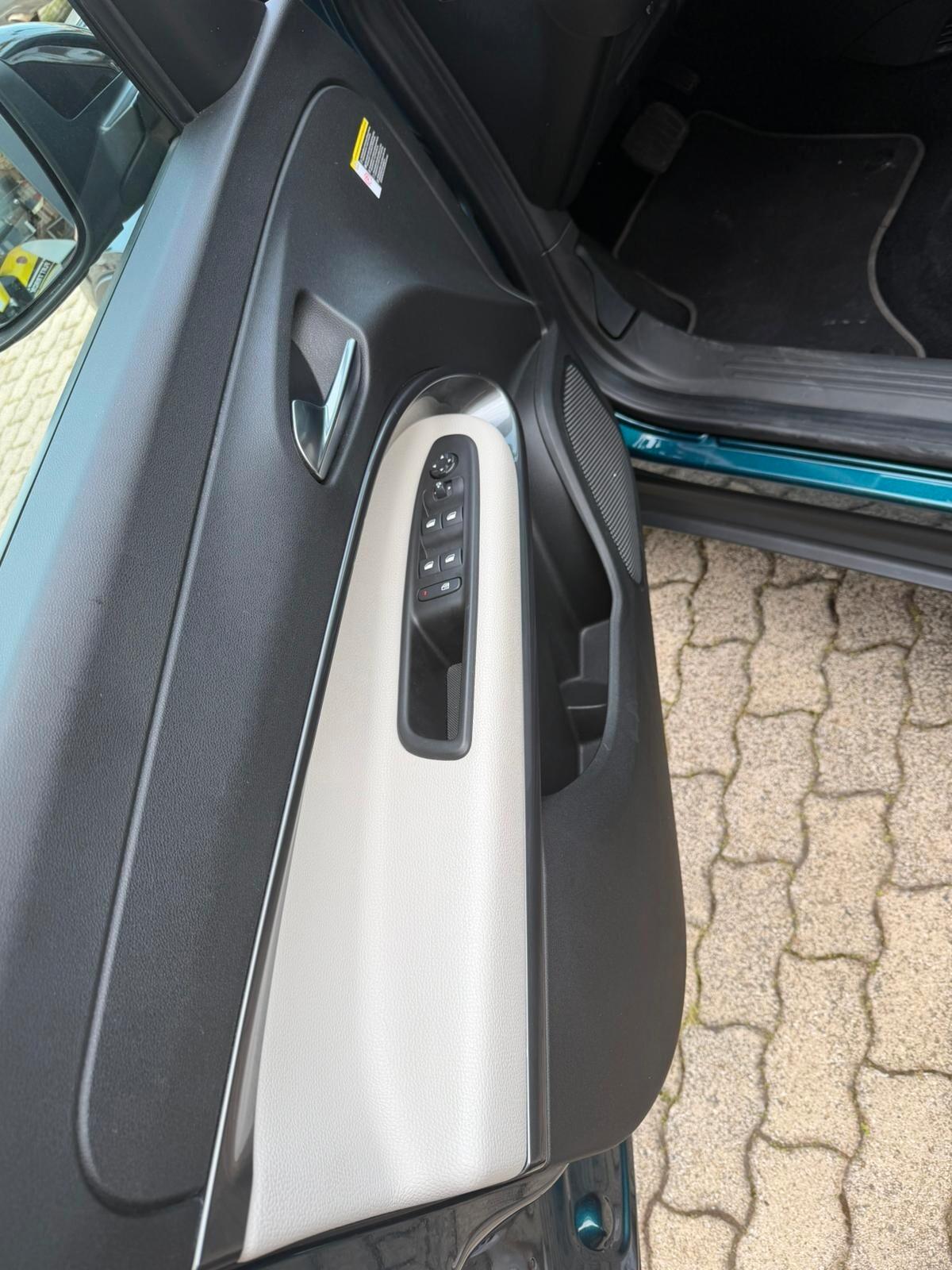 Fiat 600 Hybrid 110 CV DCT MHEV La Prima