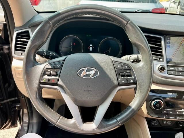 Hyundai TUCSON 1.7 crdi Xpossible 2wd 115cv " TETTO / NAVI / TELECAMERA/....