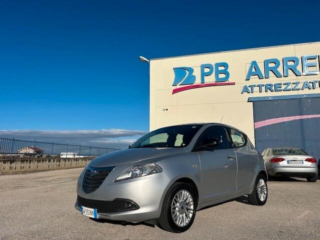 Lancia Ypsilon 1.2 69 CV 5 porte GPL Ecochic Silver
