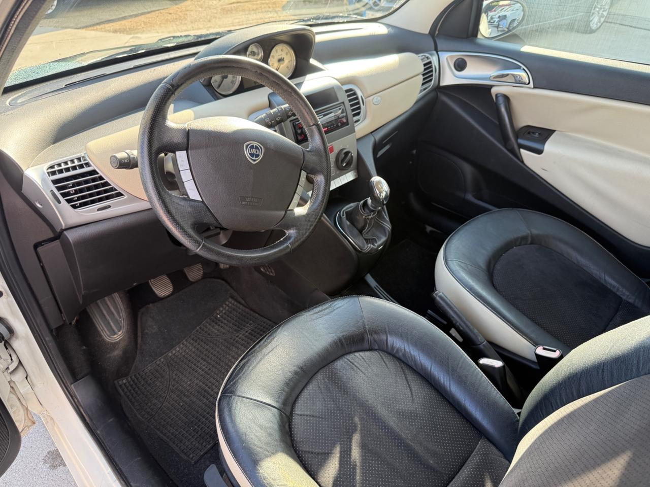 Lancia Ypsilon 1.2 Versus