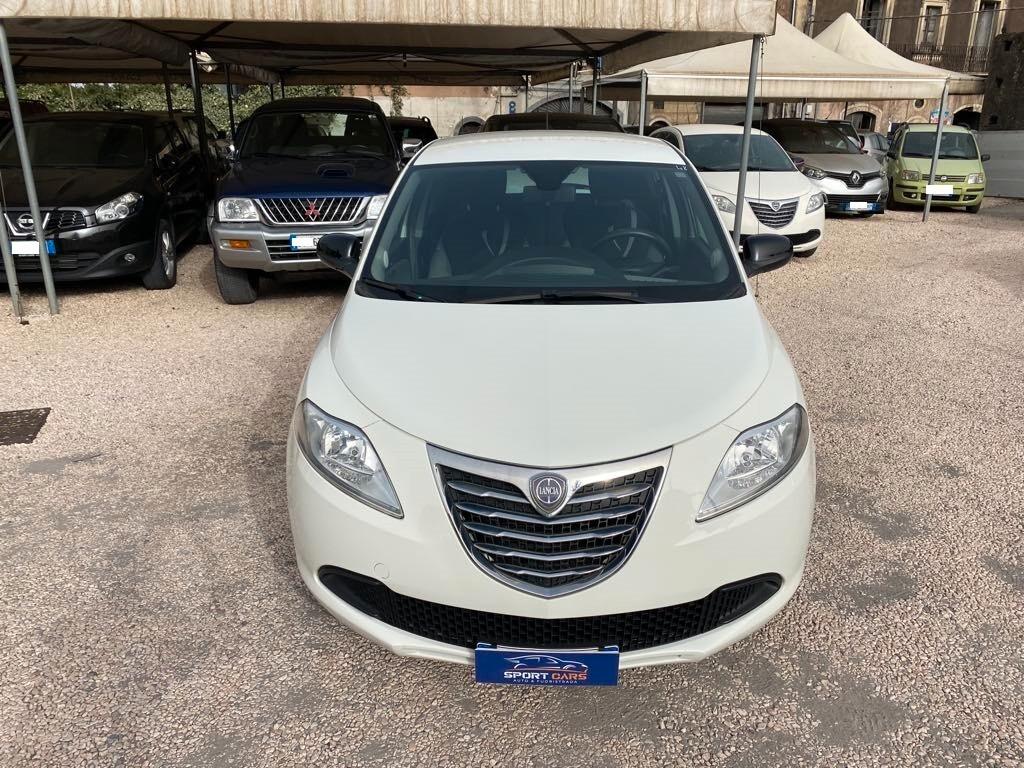 Lancia Ypsilon 1.2 69 CV 5 porte S&S Silver