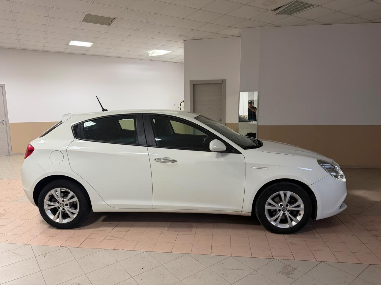 Alfa Romeo Giulietta 1.6 JTDm-2 105 CV Distinctive