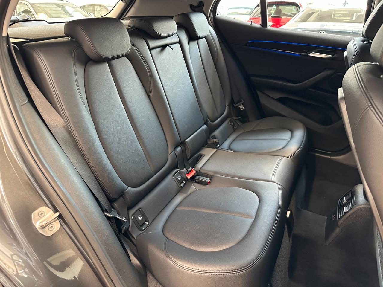 BMW X2 sdrive18d Business X Auto - LED-18"-Navi PRO - IVA