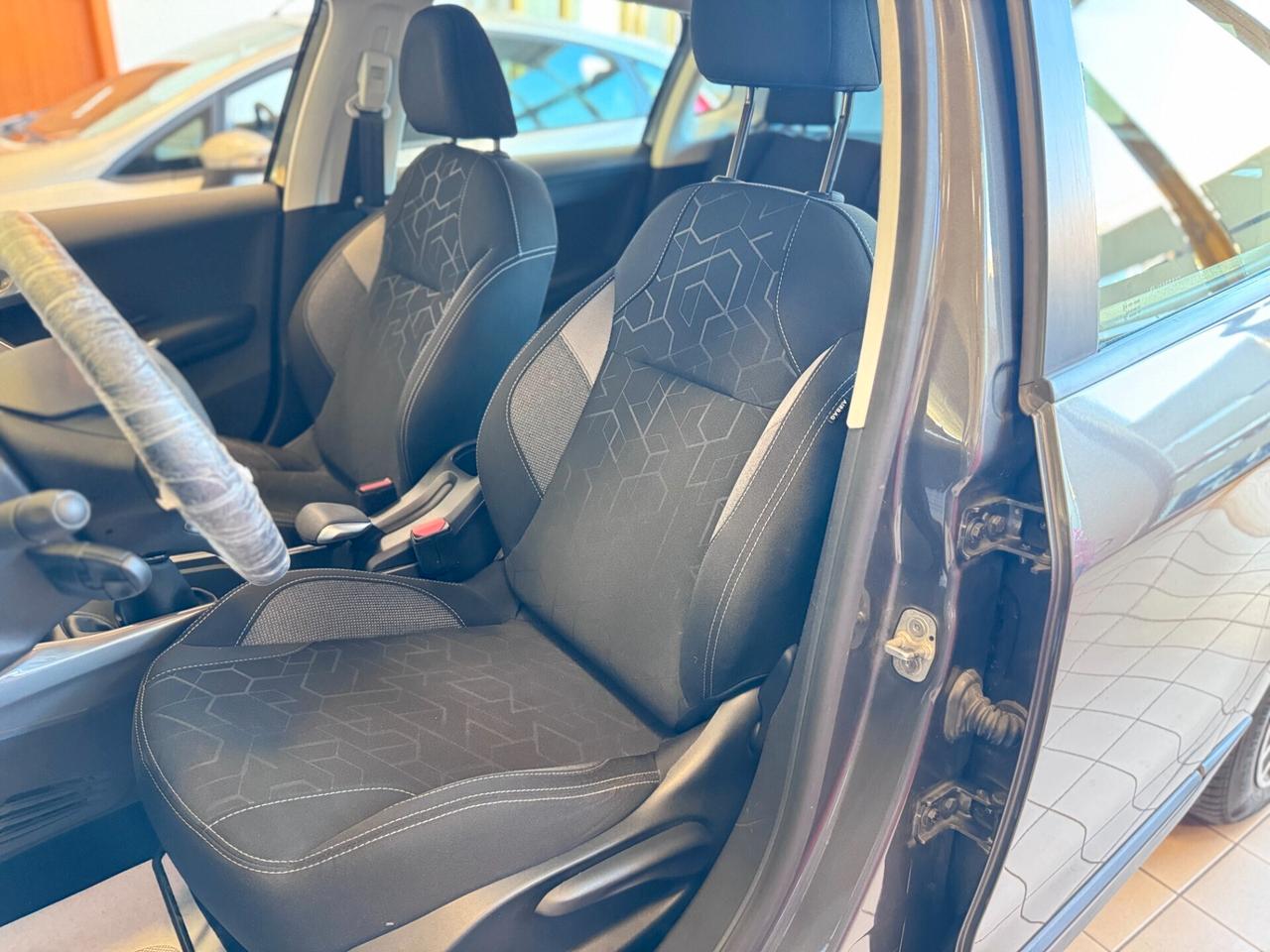 Peugeot 2008 PureTech 82 Allure