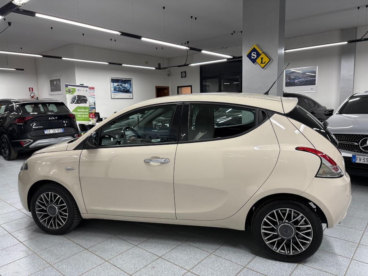 LANCIA Ypsilon 1.2 69 CV 5p. Platinum