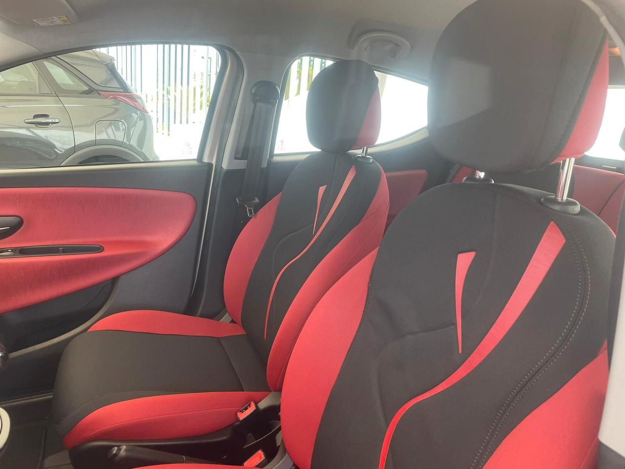 Lancia Ypsilon 0.9 TwinAir 85 CV 5 porte Metano Ecochic Gold