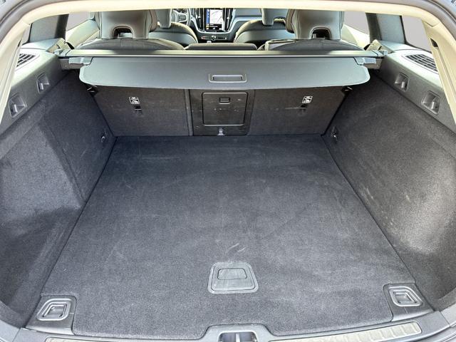 VOLVO V60 B4 (d) Geartronic Momentum Business