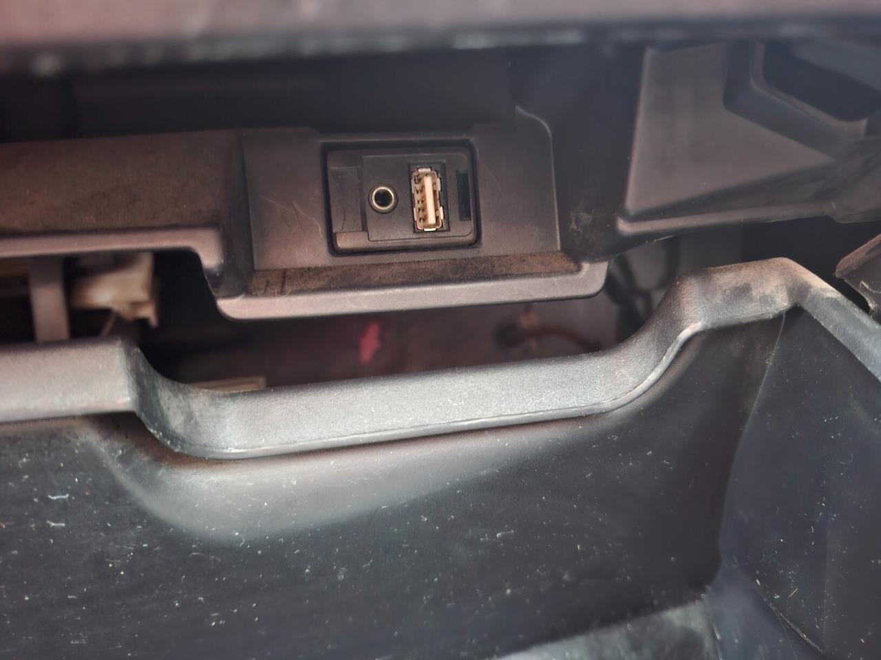 Toyota Yaris 1.0 BENZINA - 2013 BICOLORE