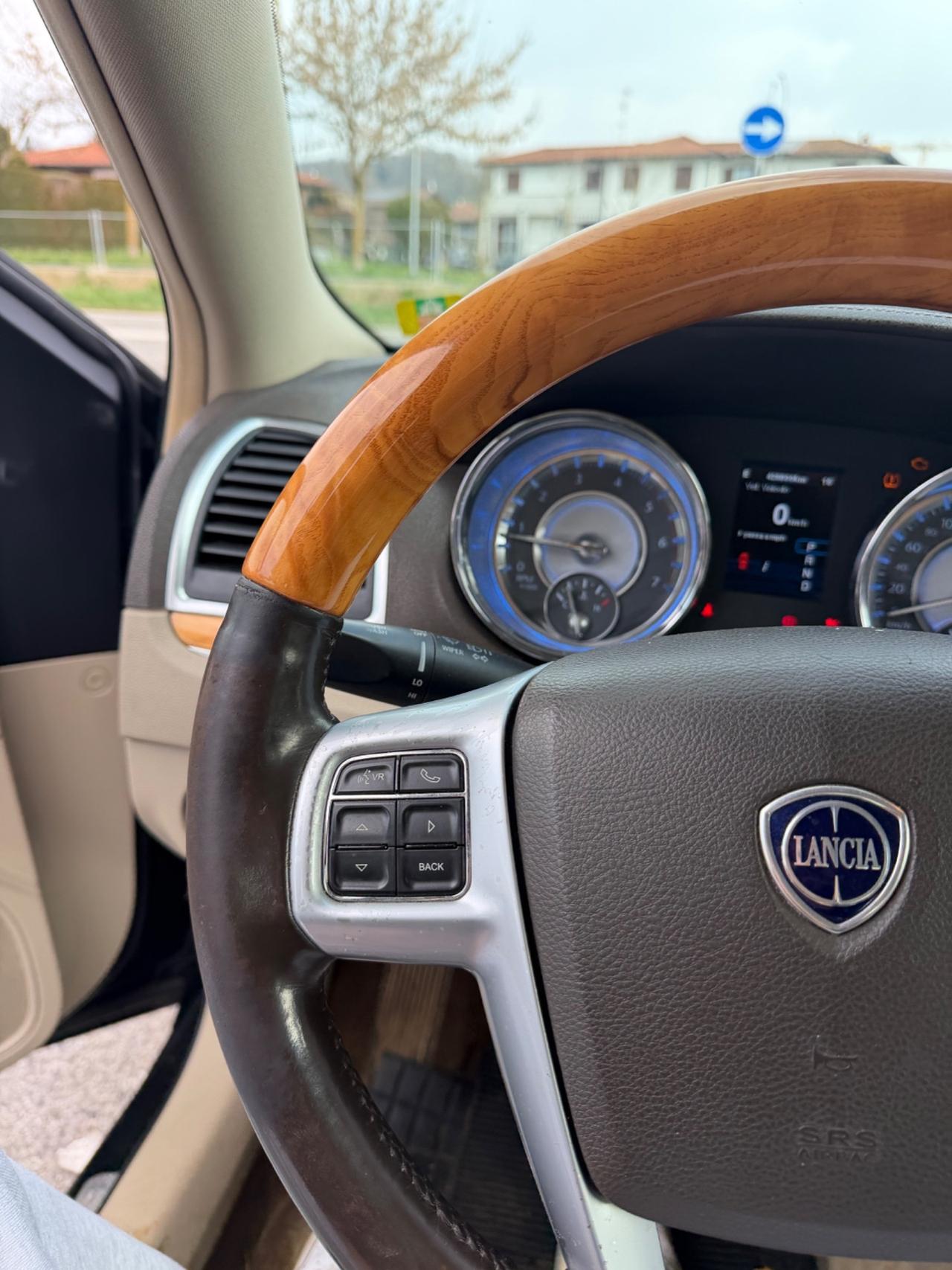 Lancia Thema 3.0 V6 Multijet II 239 CV Executive