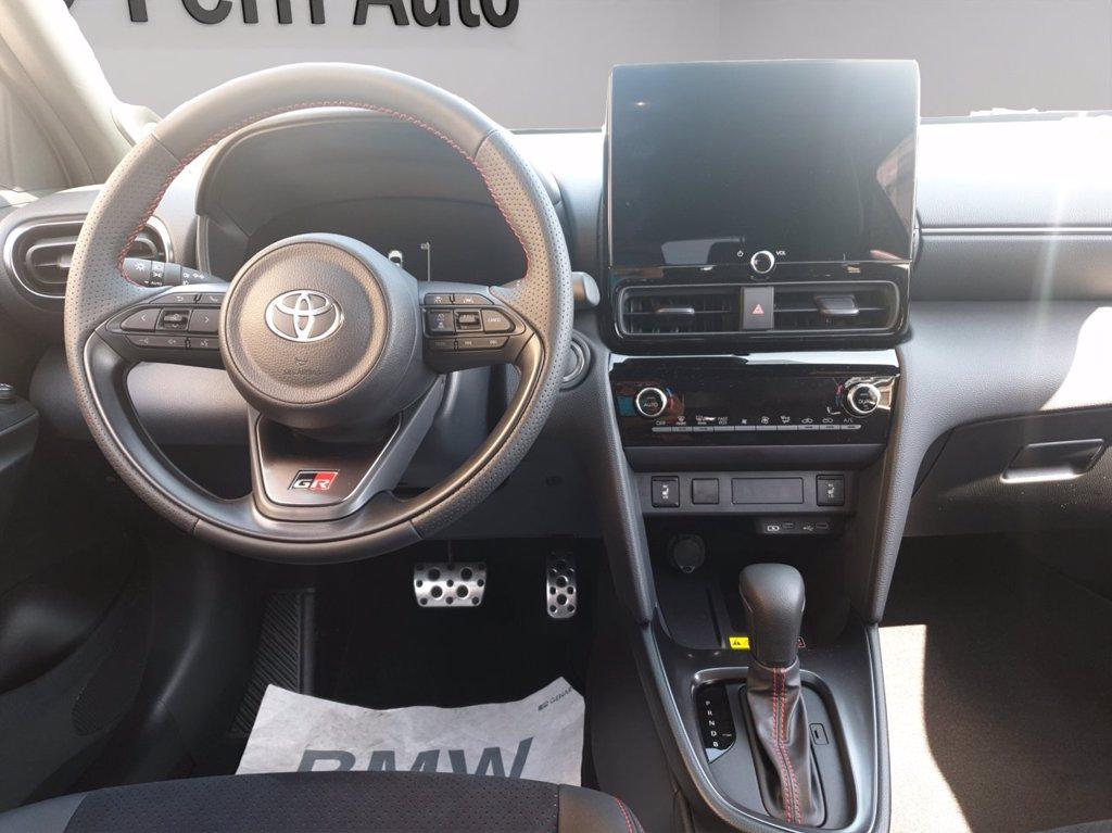 TOYOTA Yaris cross 1.5h gr sport fwd 130cv e-cvt del 2025