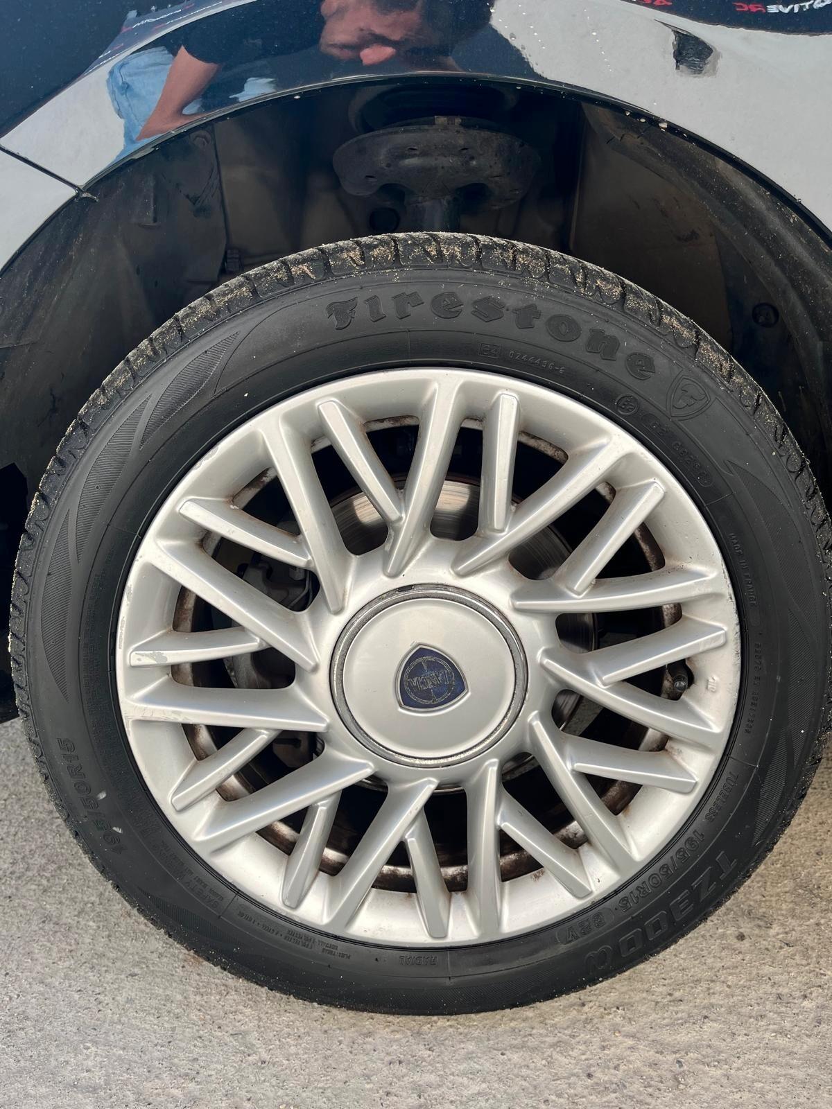 Lancia Ypsilon 1.3 MJT 16V 95 CV 5 porte S&S Gold