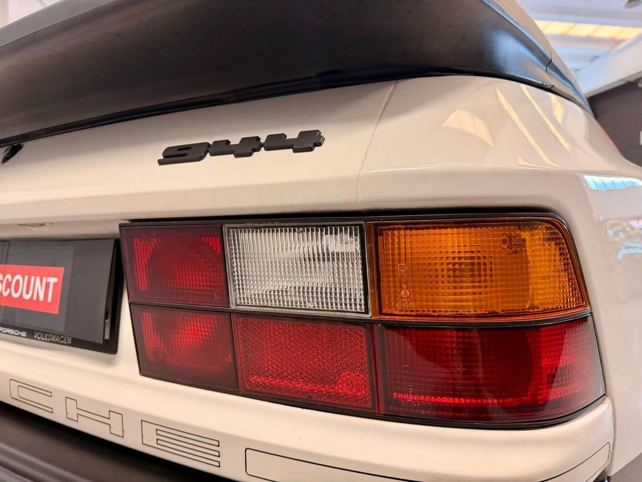 Porsche 944 SAFARI