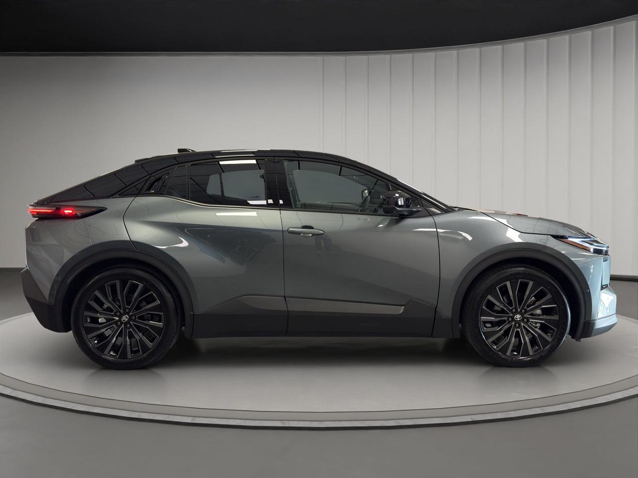 Toyota C-HR+ 77,0 kWh Premium awd-i