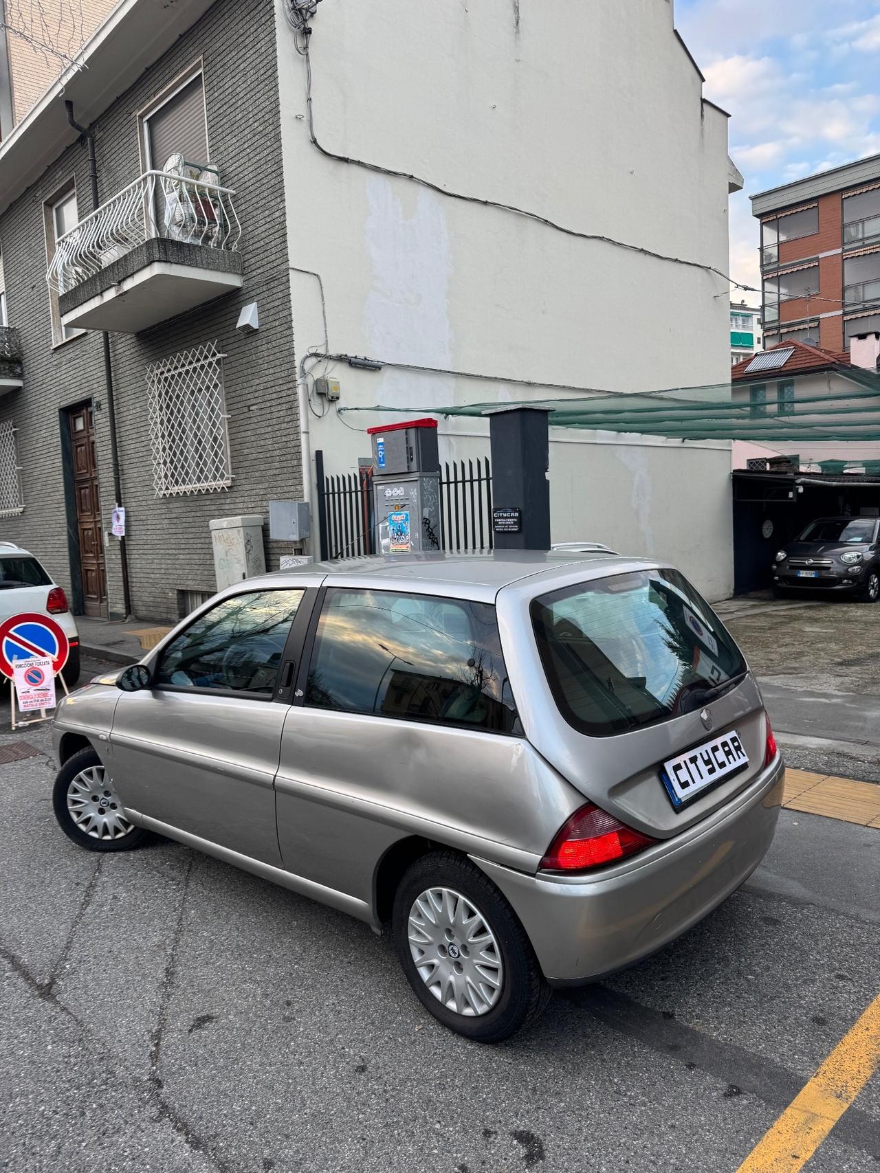 Lancia Y 1.2 60 cv benz Elefantino Blu
