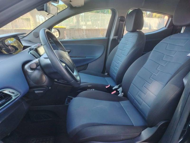 Lancia Ypsilon Ypsilon 1.0 FireFly 5 porte S&S Hybrid Platino