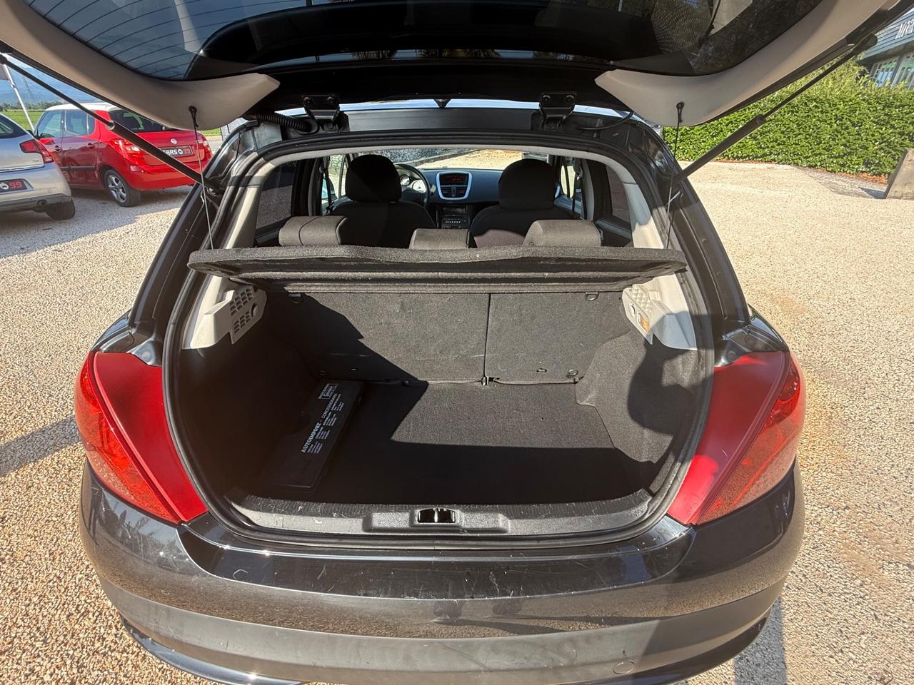 Peugeot 207 1.4 8V 75CV 5p. X Line