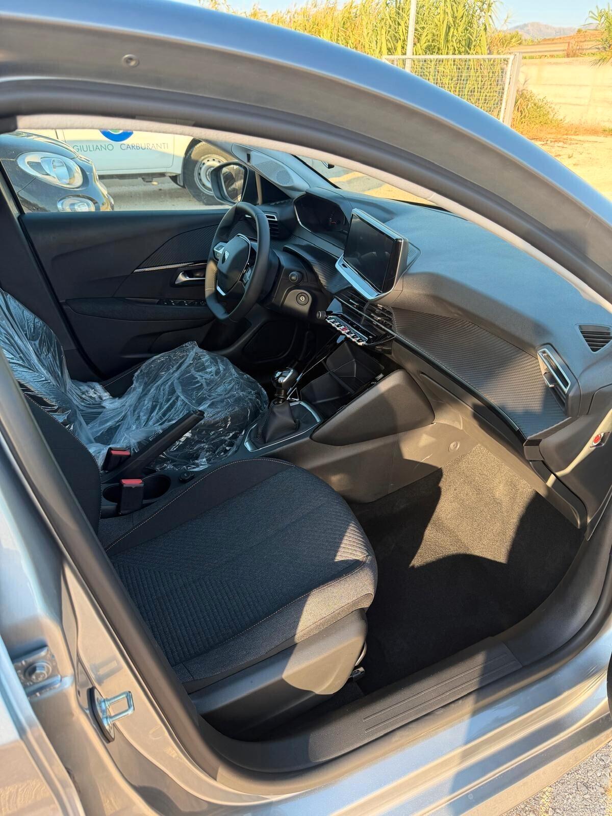 Peugeot 208 1.2 100cv ok neopatentati