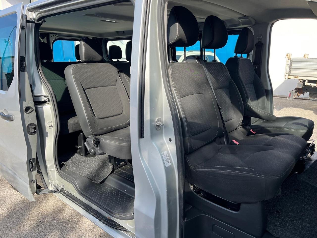 Opel vivaro combi/9 posti-1.6 bit.d-2015