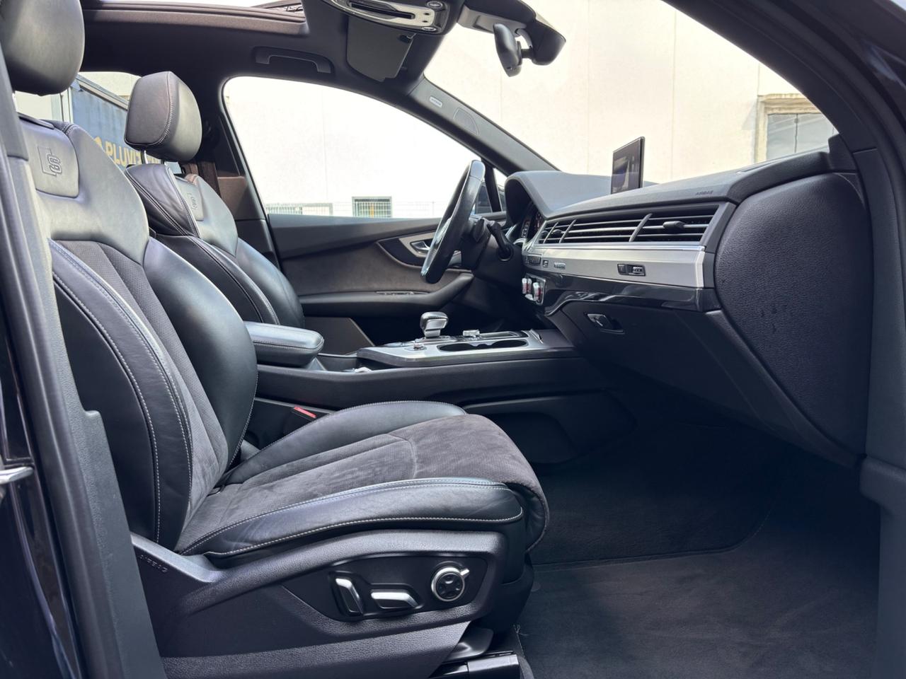 Audi Q7 3.0 TDI 272 CV quattro S LINE,TAGLIANDI CERTIFICATI