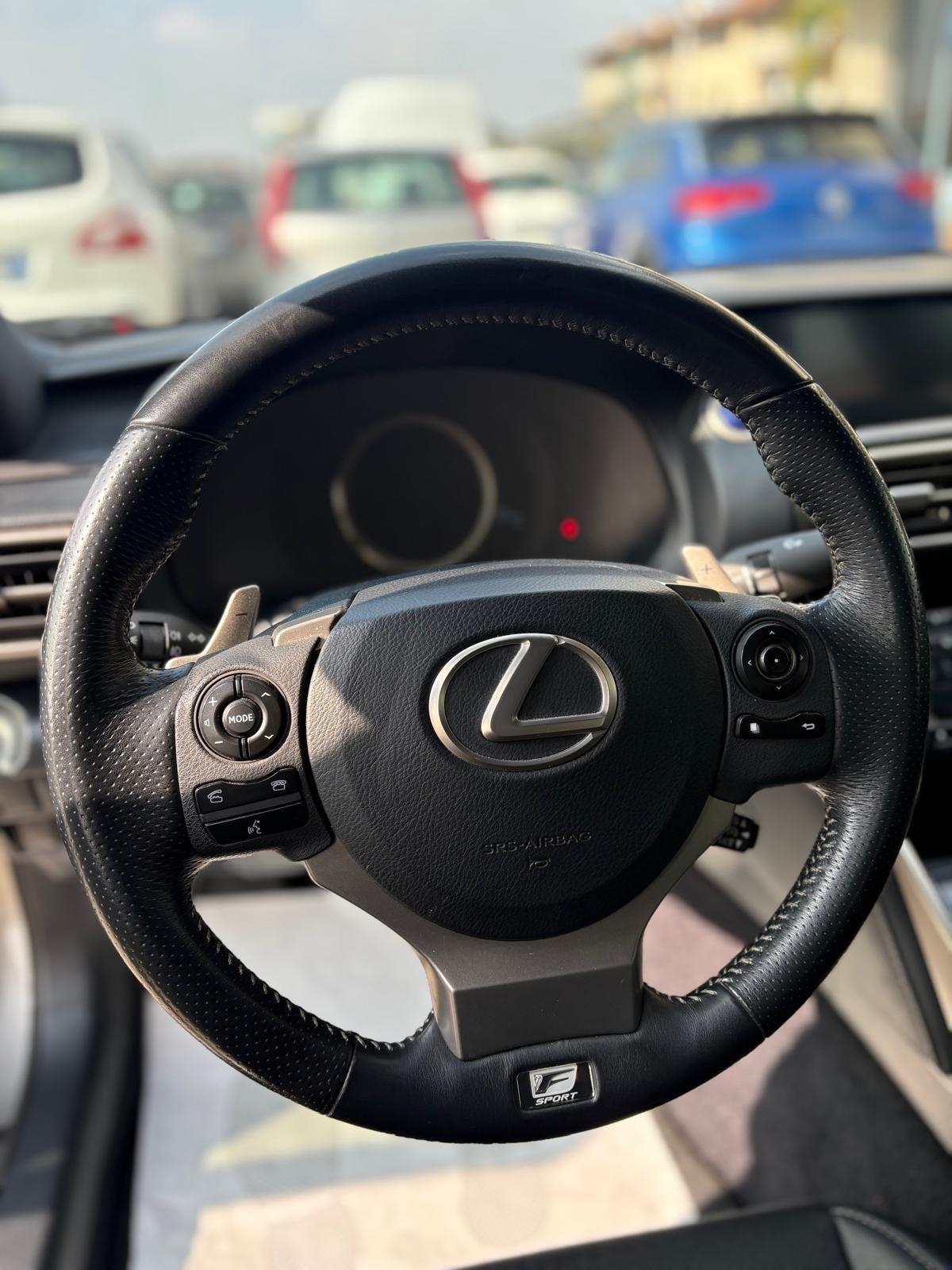 Lexus IS Hybrid FSport