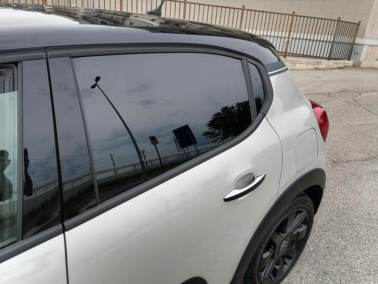 Citroen C3 1.2 BENZ/GPL Shine TETTO PANORAMICO FULL