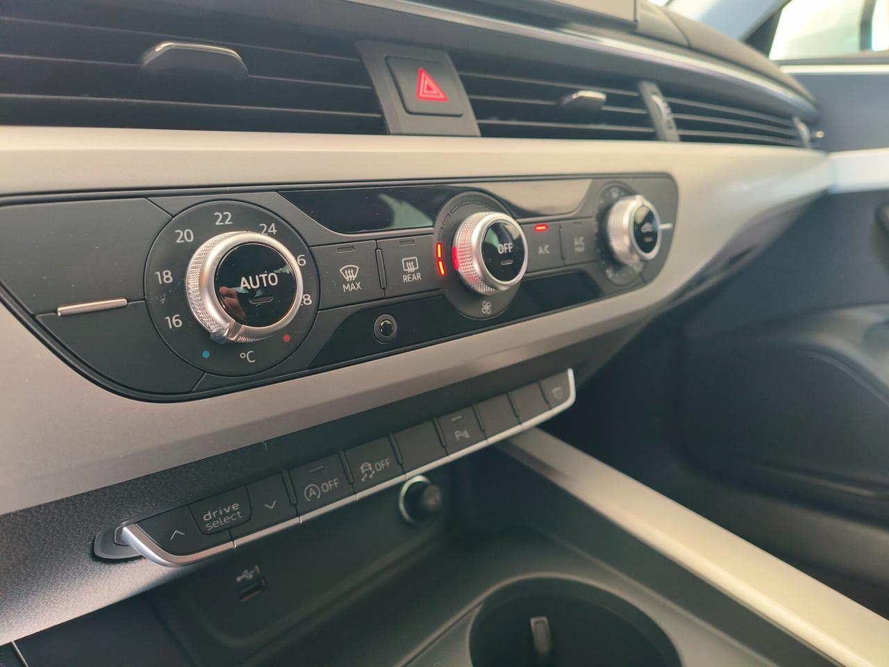 Audi A4 Avant 30 TDI/136 CV S tronic Business