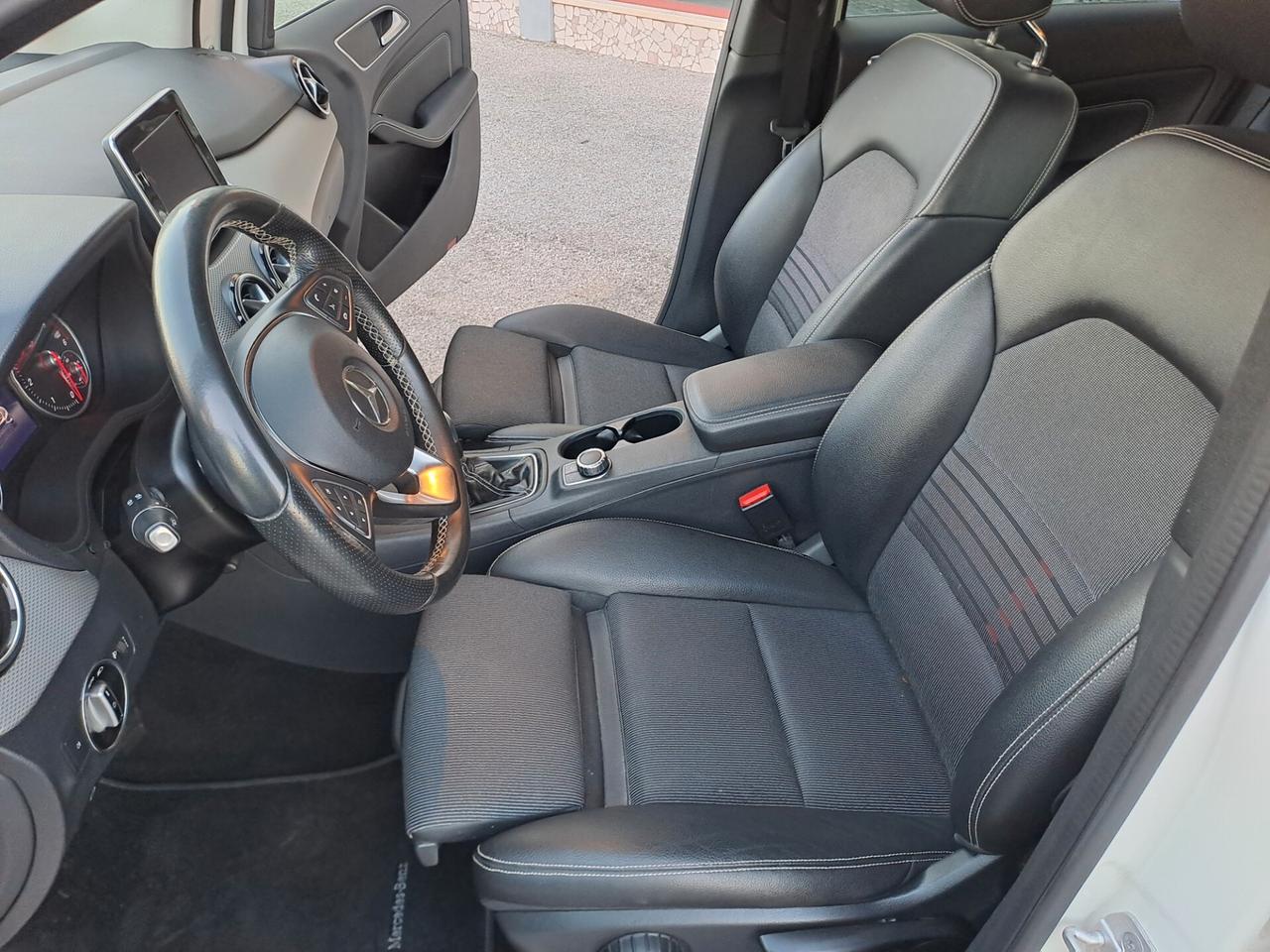 Mercedes-benz B 200 d Premium