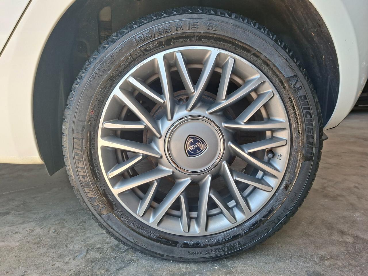 Lancia Ypsilon 1.2 69 CV 5 porte S&S Silver