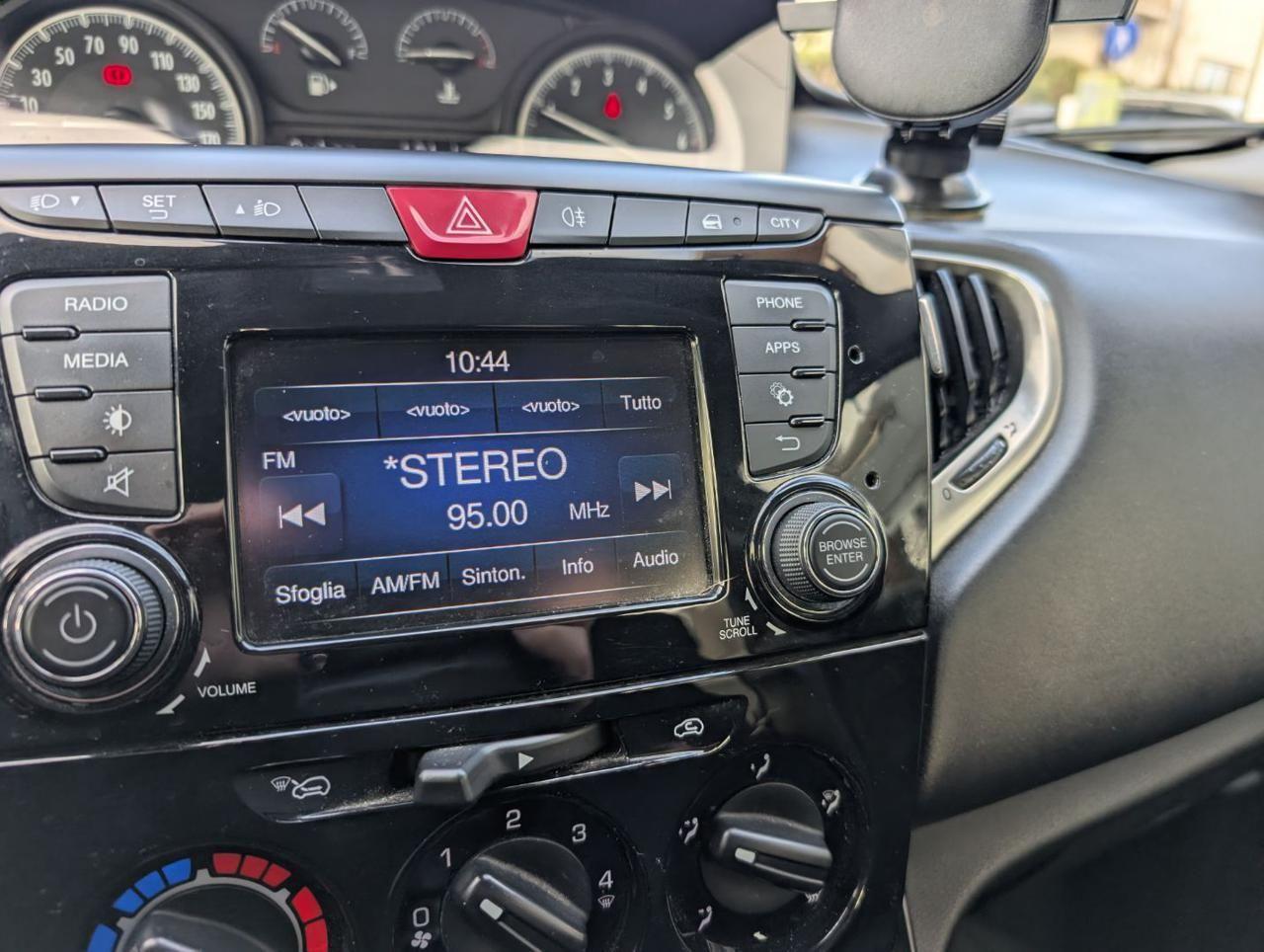 Lancia Ypsilon 1.2 69 CV 5 porte Gold