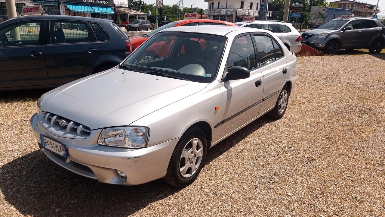 Hyundai Accent 1.3i 12V cat 4 porte GL Air