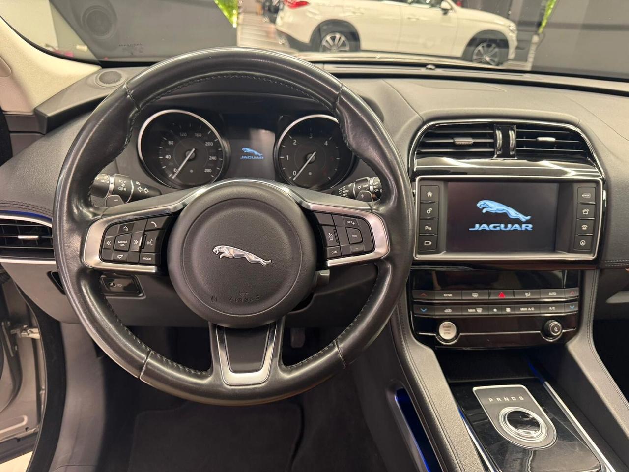 Jaguar F-Pace 3.0 D V6 300 CV AWD aut. Portfolio