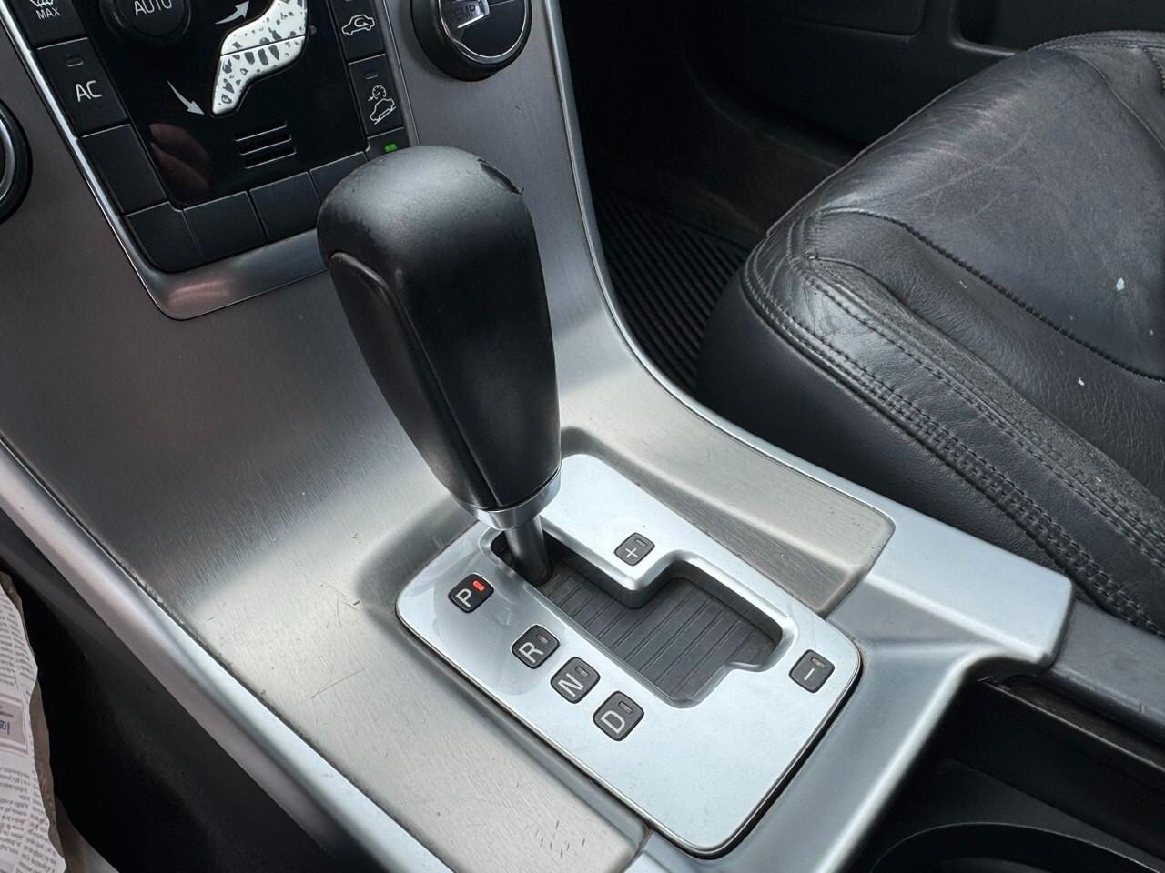 Volvo XC 60 XC60 D5 AWD Geartronic Kinetic