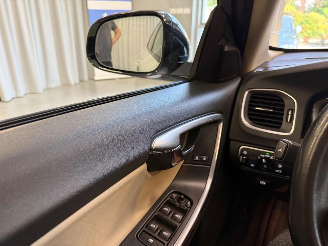 Volvo V60 Cross Country V60 Cross Country D4 Geartronic Business Plus
