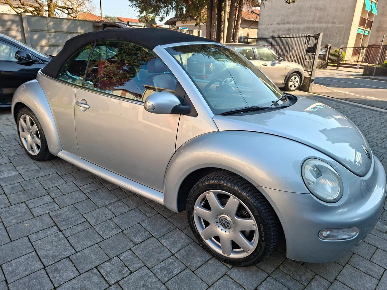 Volkswagen New Beetle 2.0 Cabrio tagliandata