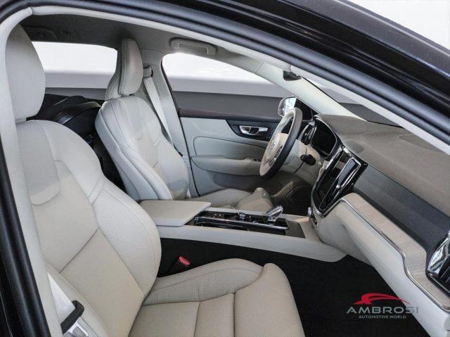 VOLVO V60 B4 Mild hybrid Benzina Plus Dark