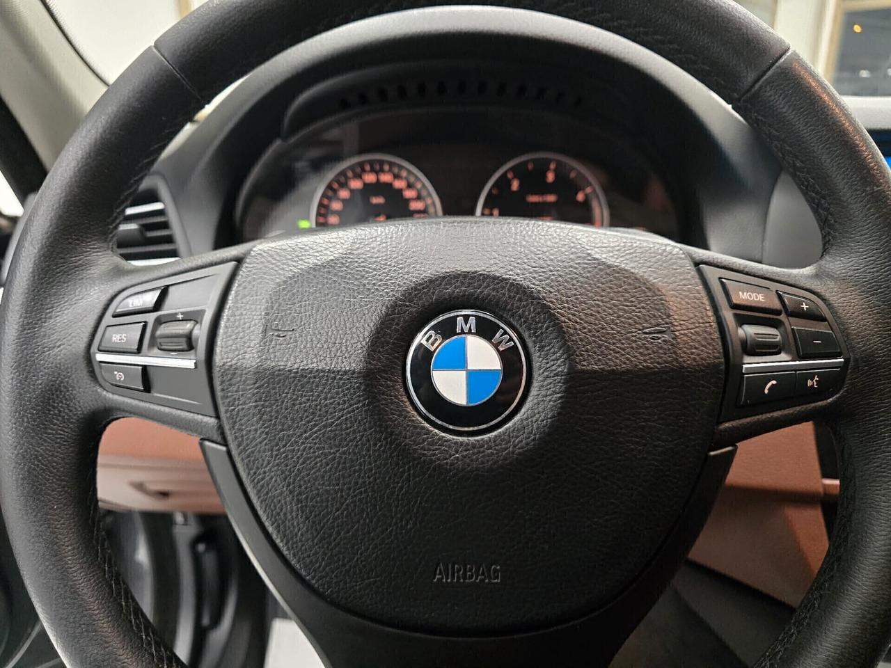 Bmw 530d Touring Business 245cv 2011