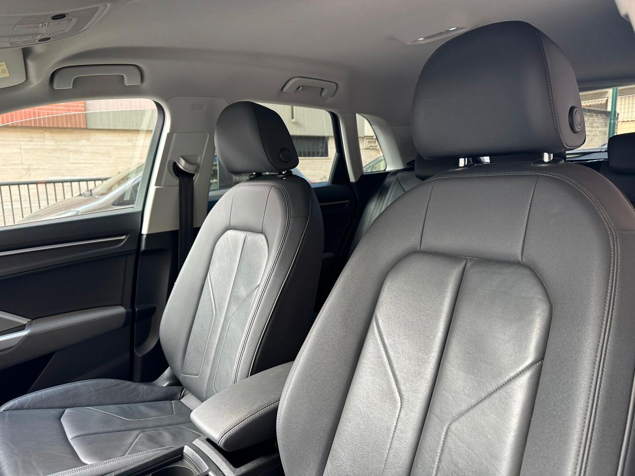 Audi Q3 2.0 TDI S tronic Advanced *FULL*