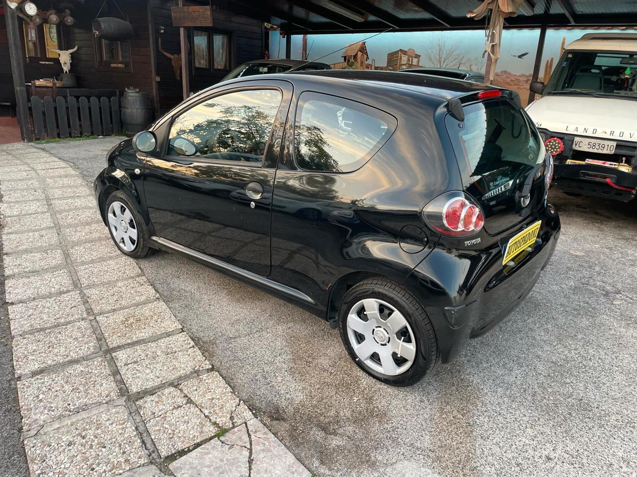 Toyota Aygo 1.0 12V VVT-i 3 porte Now Connect NEOPATENTATI E5