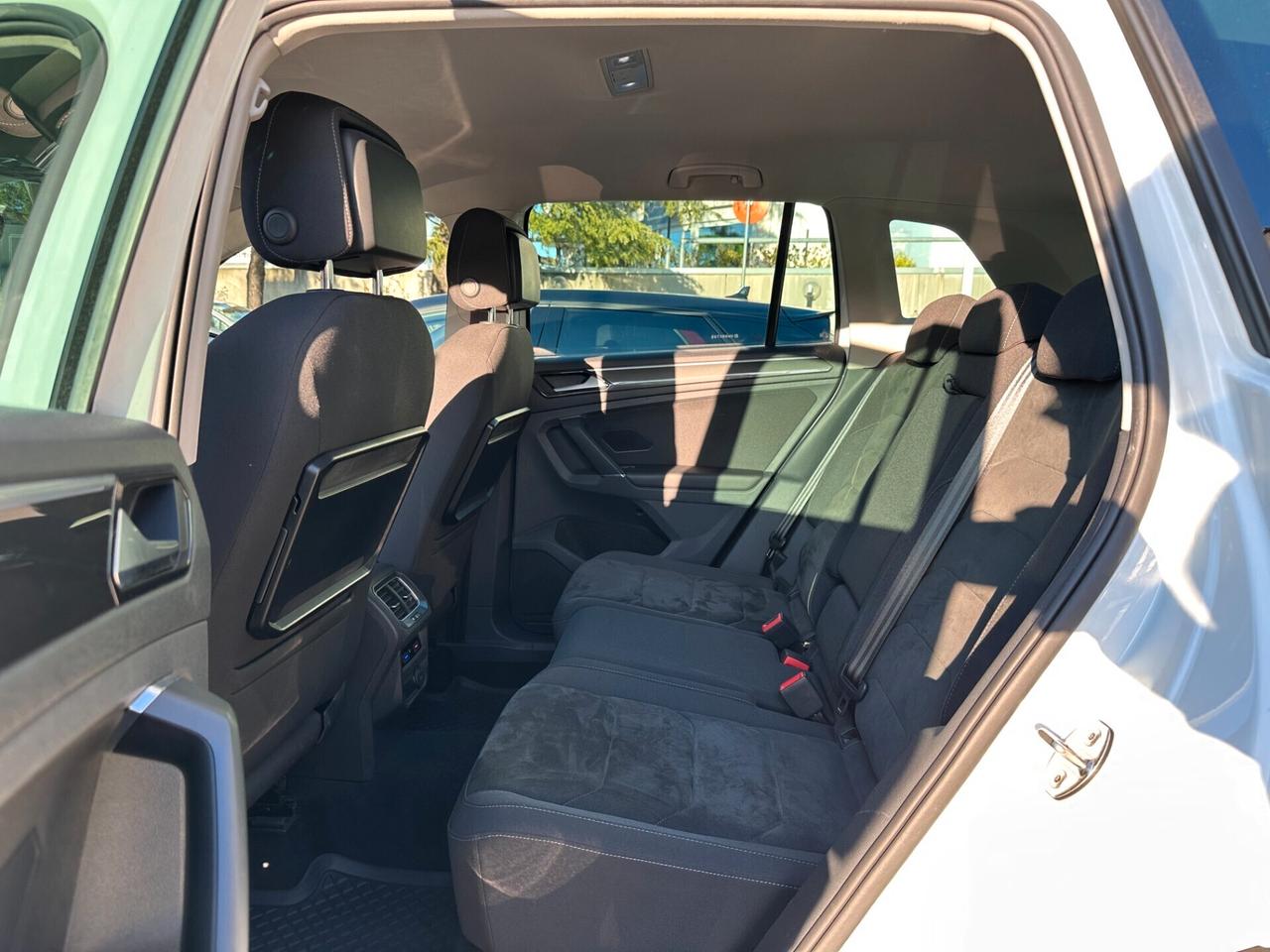 Volkswagen Tiguan 2.0 TDI SCR 4MOTION - VIRTUAL / NAVI / ALCANTARA / R18