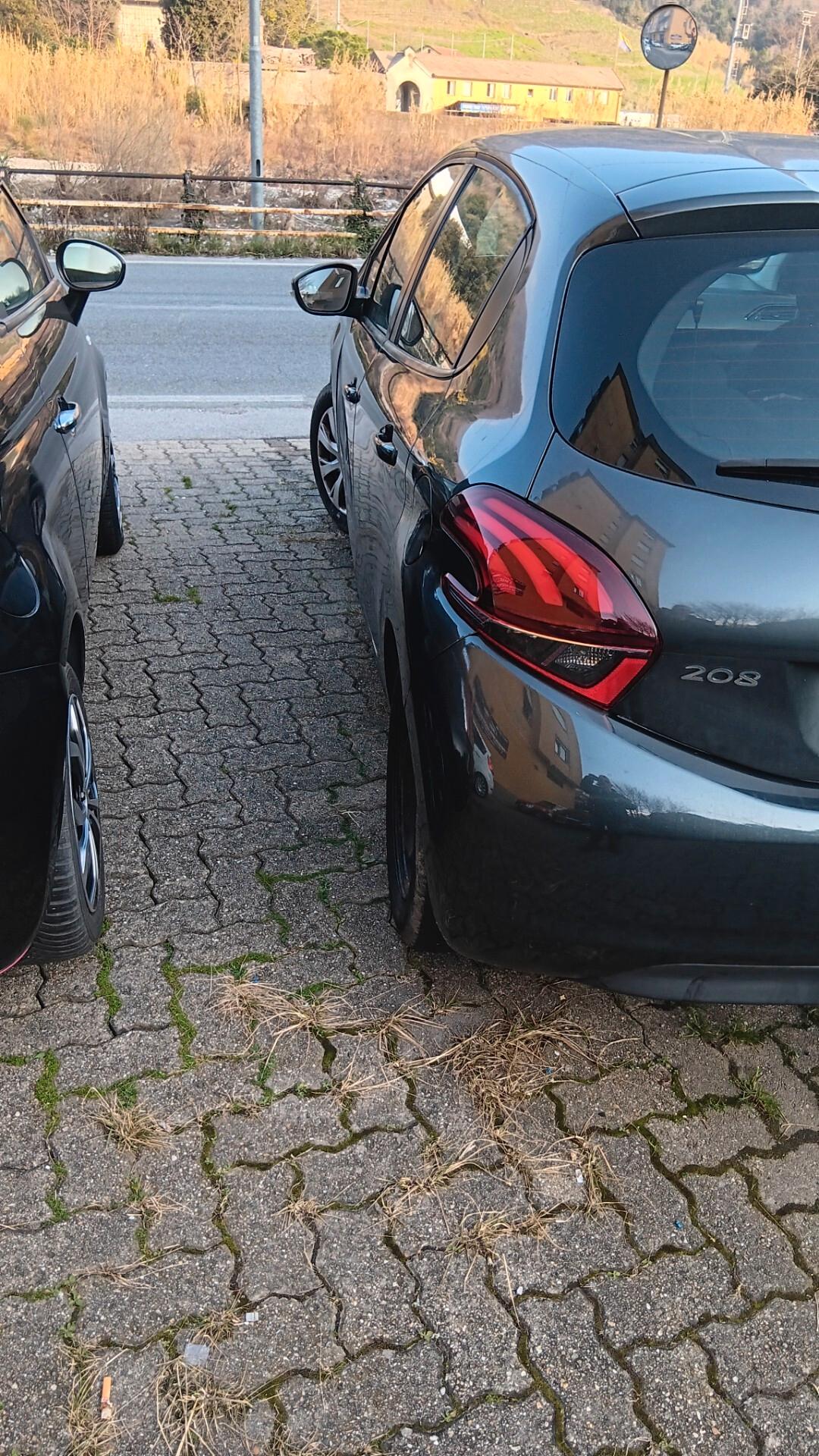 Peugeot 208 BlueHDi 75 5 porte Allure