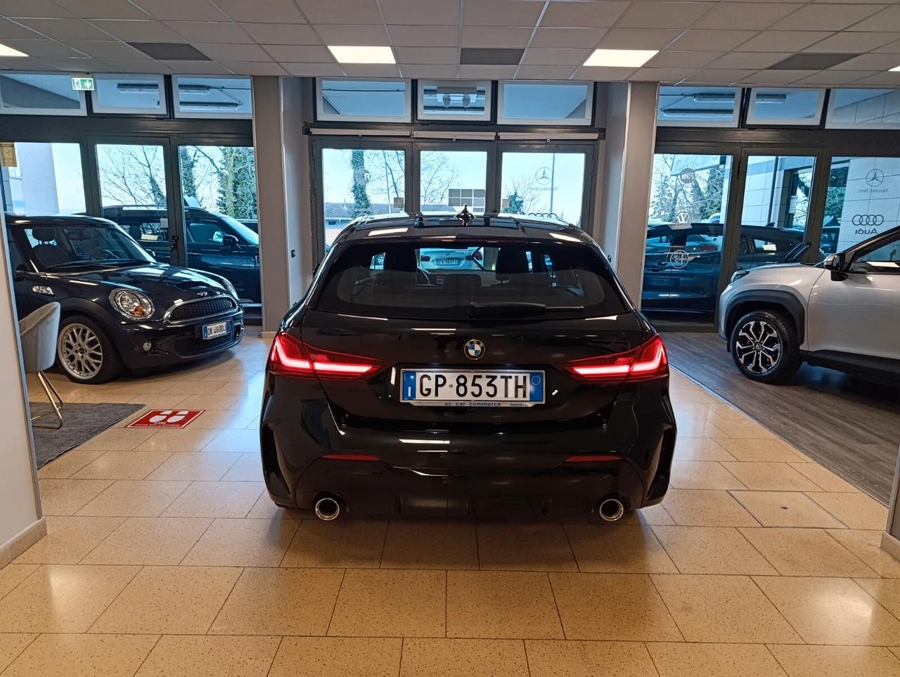 Bmw 118 118d 5p. Msport